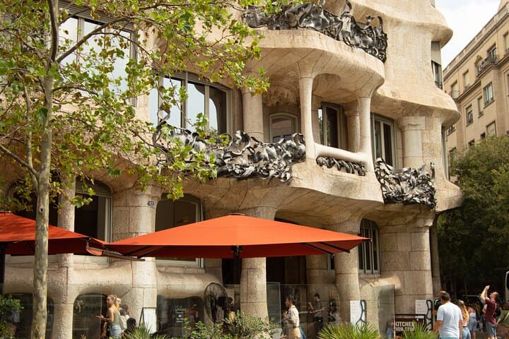 Tailored Barcelona Tour: Sagrada Familia, Casa Batlló & Pedrera