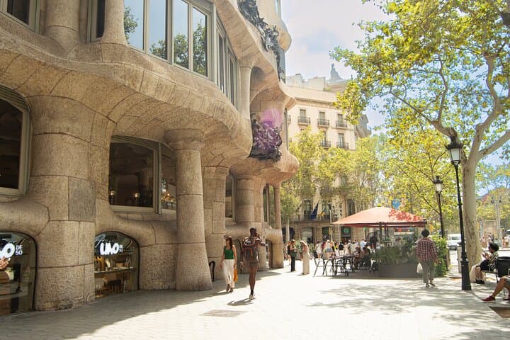 Tailored Barcelona Tour: Sagrada Familia, Casa Batlló & Pedrera