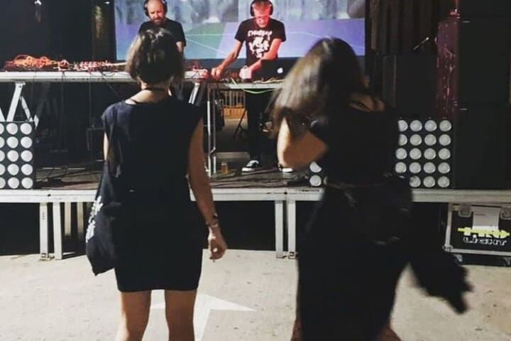 Barcelona Underground Clubbing Experience with Locals