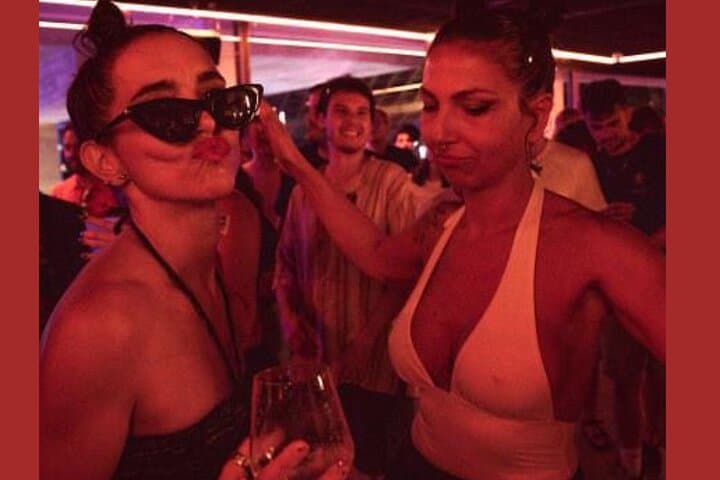 Barcelona Underground Clubbing Experience with Locals