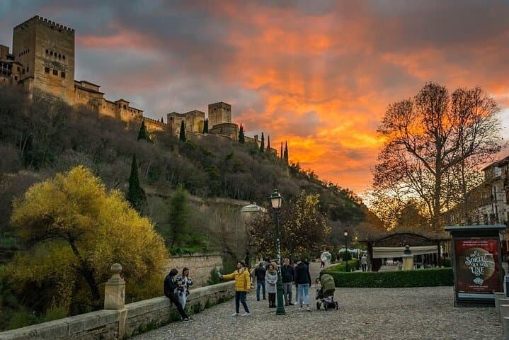 Private Tour to Granada Center and Entrance to Royal Chapel Included