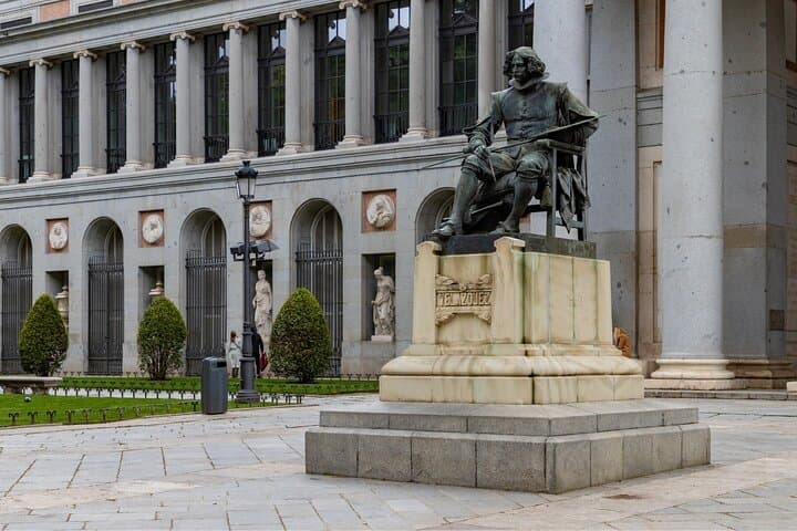 Statue Prado Museum