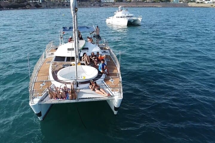 2 Hour Catamaran Tour with Jacuzzi and Sea Bath