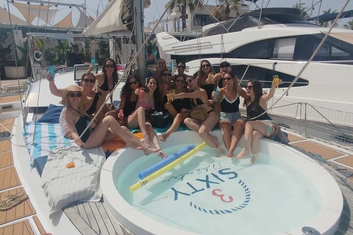 2 Hour Catamaran Tour with Jacuzzi and Sea Bath