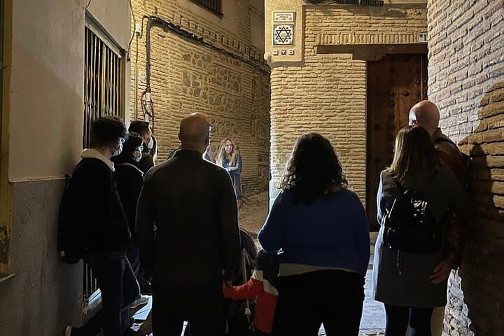 We also stroll through the streets of Toledo, on our way to the underground