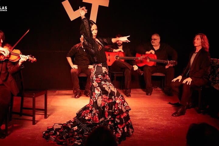 Madrid: Flamenco Show with Tapas or Drink in Tablao Las Tablas