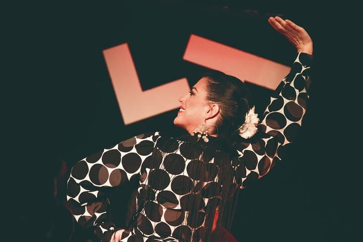 Madrid: Flamenco Show with Tapas or Drink in Tablao Las Tablas