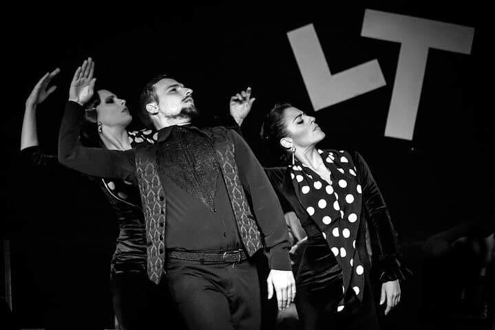 Madrid: Flamenco Show with Tapas or Drink in Tablao Las Tablas