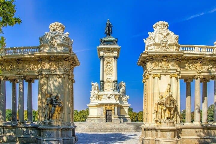 Retiro Pond
