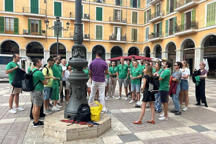 Team Building Scavenger Hunt in Palma de Mallorca
