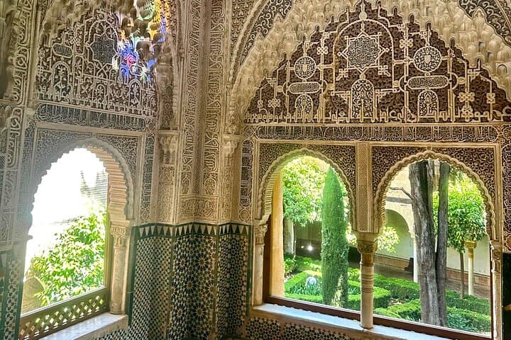 Arabic Private tour Alhambra (Not Included Ticket )