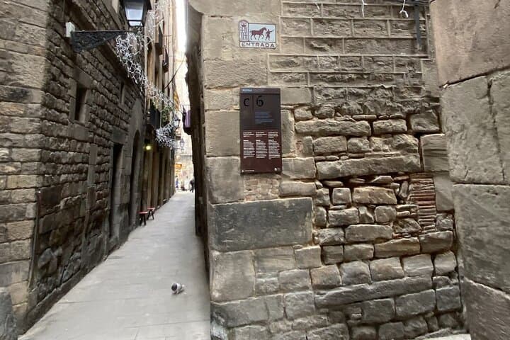 Barcelona Self-Guided Tour for Kids and Families in English