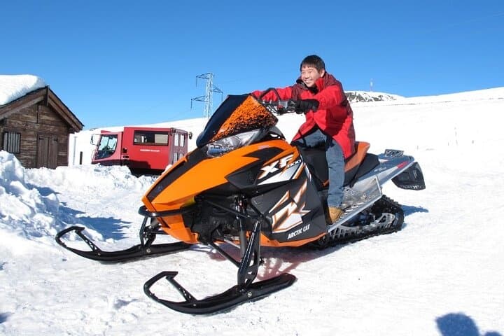 Andorra Snow Private Day Tour with 2 Guides and Hotel Pickup