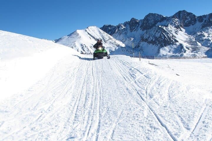 Andorra Snow Private Day Tour with 2 Guides and Hotel Pickup