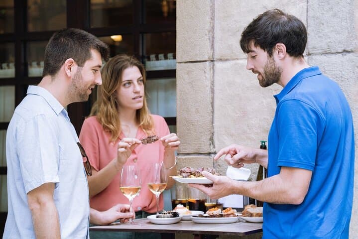 San Sebastian walking tour with pintxo and drink option