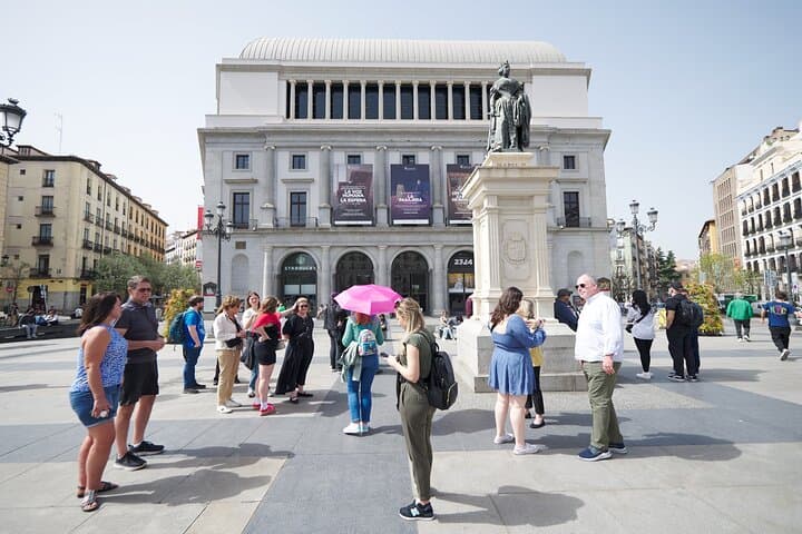 Royal Palace of Madrid Guided Tour and Flamenco Show with Tapas