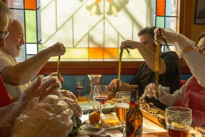 Local Tapas, Beer and Wine Tour of Madrid All Inclusive