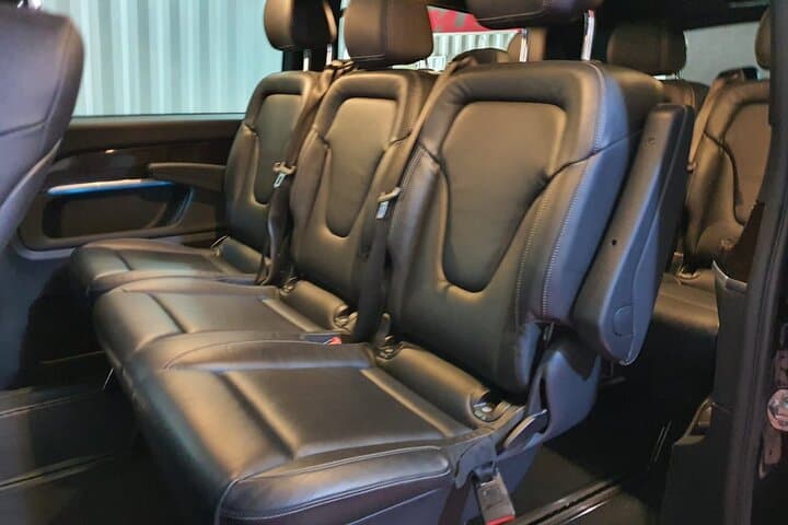 Private Transfer Madrid Barajas Airport to Madrid