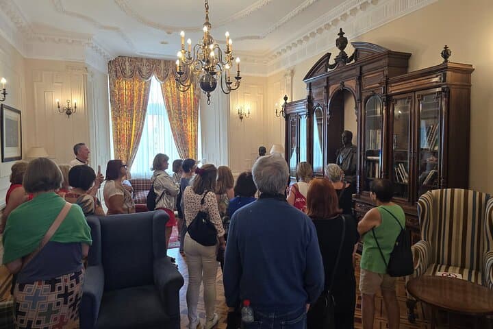 Private walking tour of the Peninsula and the Magdalene Palace
