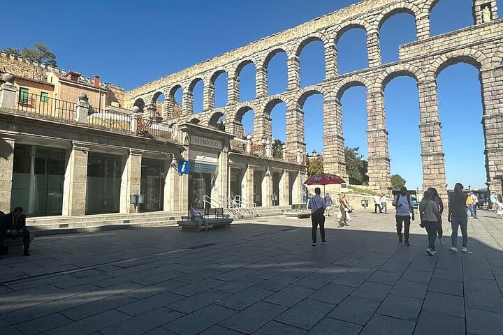 Tour por Segóvia e Toledo com Alcázar + ebook