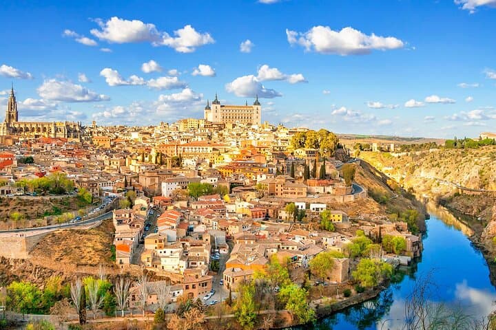 Tour por Segóvia e Toledo com Alcázar + ebook
