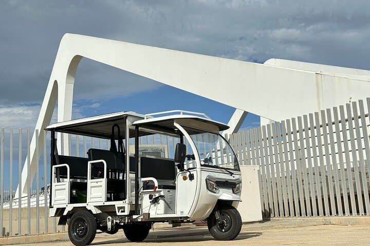 tuk tuk in valence