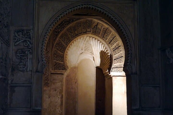 Private Family Walking Tour of Granada Albaicín Views