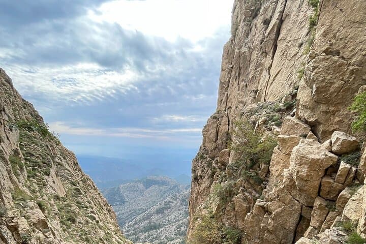 El Penyagolosa (1813m) - Crown the Highest Peak.- OFFICIAL GUIDE