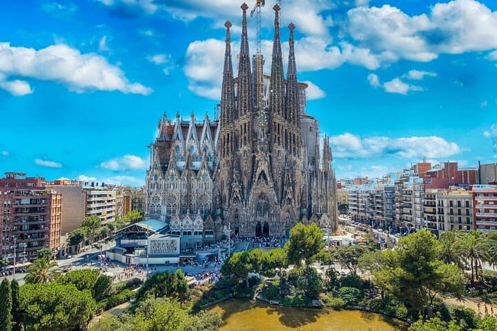 Gaudí and Modernistas 8-Hour Private Tour