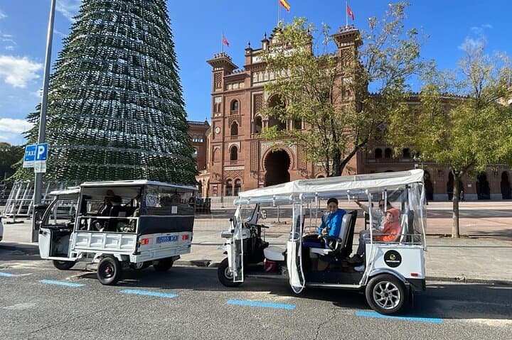 Discover Madrid in a Fun & Eco-Friendly Tuk-Tuk – Private Tour