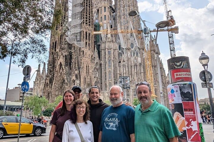 Private Barcelona Highlights Tour with Hotel pick-up