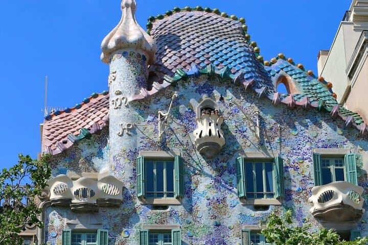 Life of Gaudi and Architectural | Walking Tour | 2h