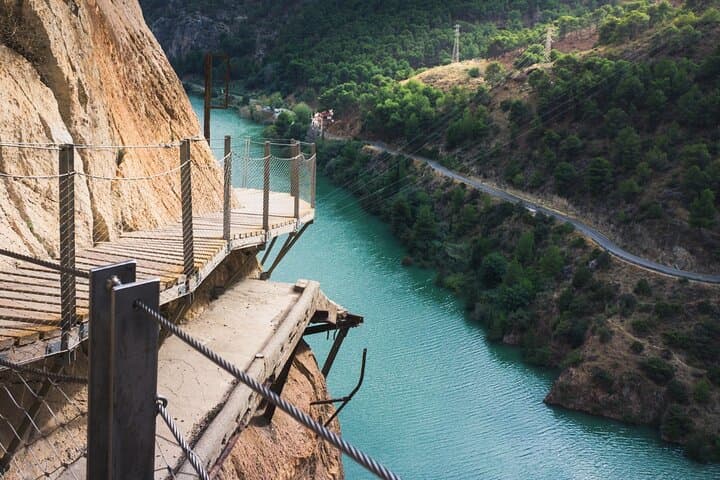 The walk and the Guadalhorce River