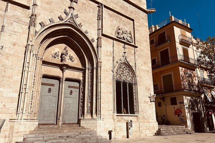 Experience Valencia’s Historical Heart: A Self-Guided Audio Tour