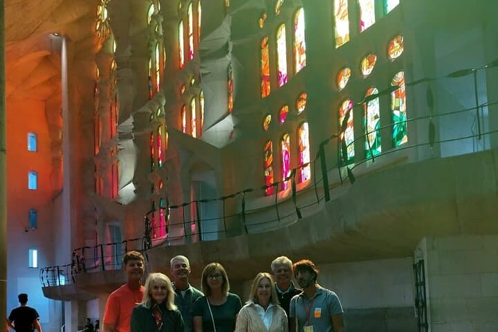 Sagrada Familia Tour with Guide – Private & Small-Group
