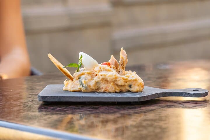 Gourmet Tapas and Wine Tour in the Old Town of Las Palmas