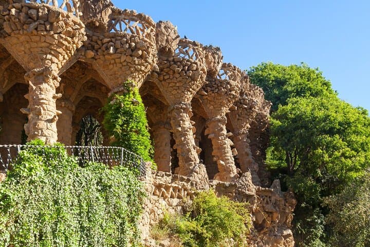 Skip the Line Park Güell Guided Tour in Barcelona