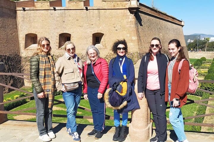 Montjuïc Castle gardens in a private tour, Barcelona