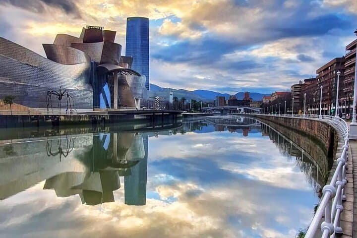 Bilbao Essential Private Tour with Guggenheim