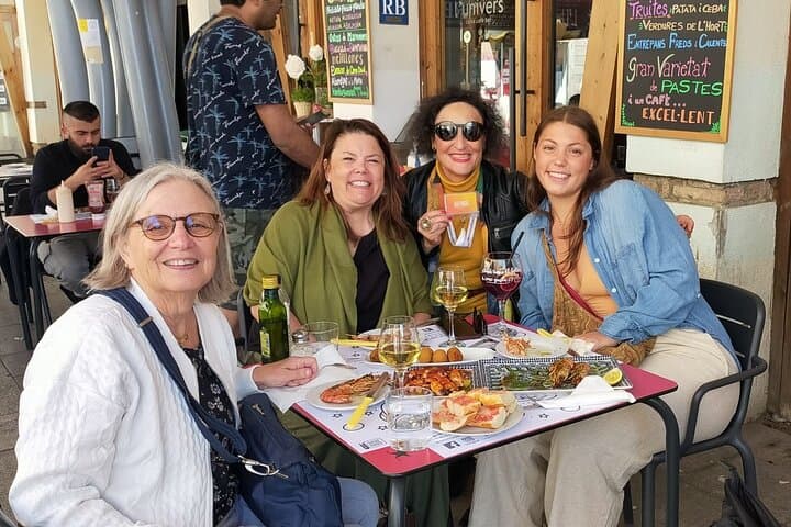 Tapas walking tour with guide and guests Barcelona