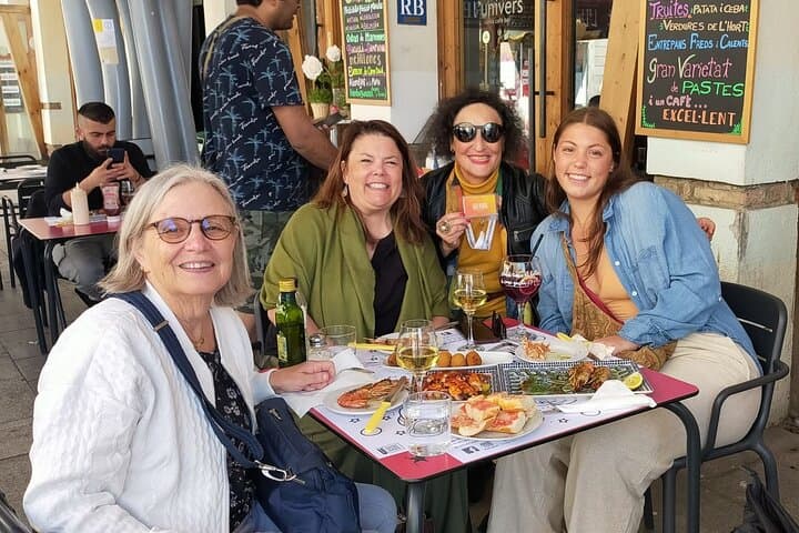 Boqueria and Santa Caterina Markets with Food and Tapas Private Walking Tour