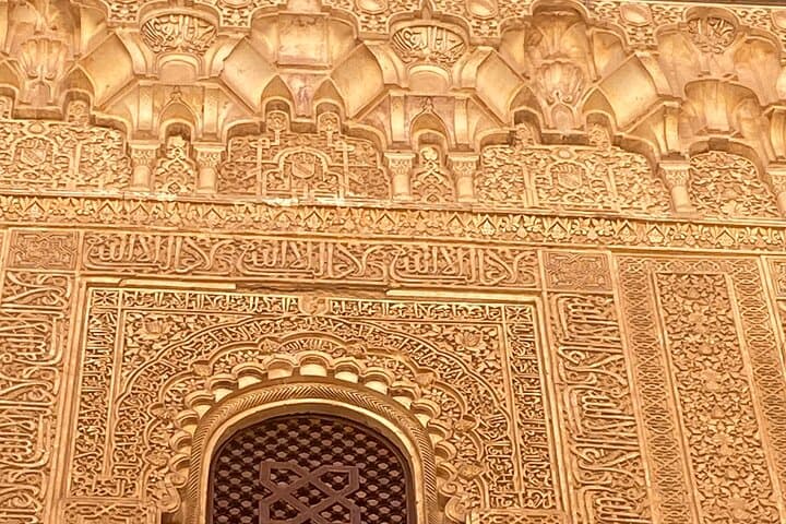 Granada Alhambra Group Tour includes Nazaries Palaces