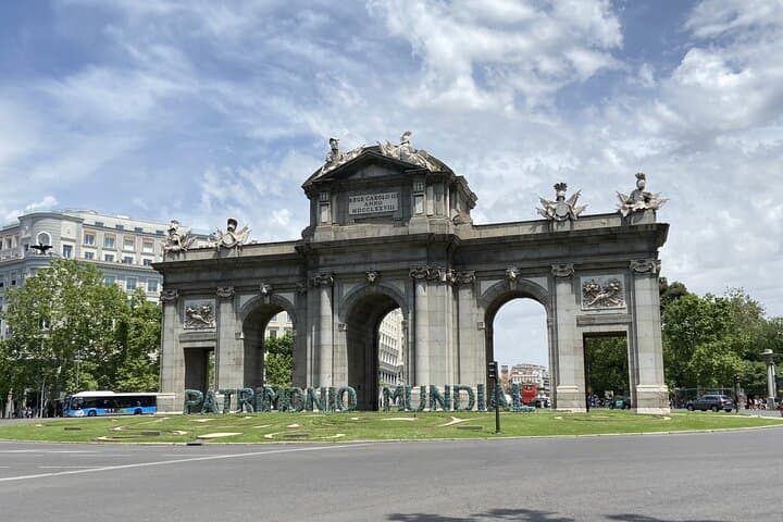 Magnificent Madrid Self-guided Tour for Kids &Families in English