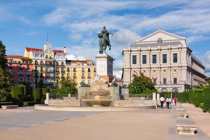 Small Group Tour of the Austrias in Madrid