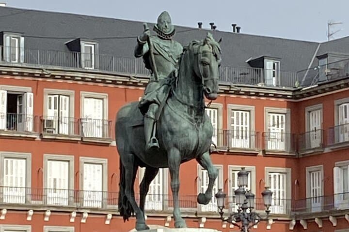 Self-Guided Tour of Old Madrid for Kids and Families in English