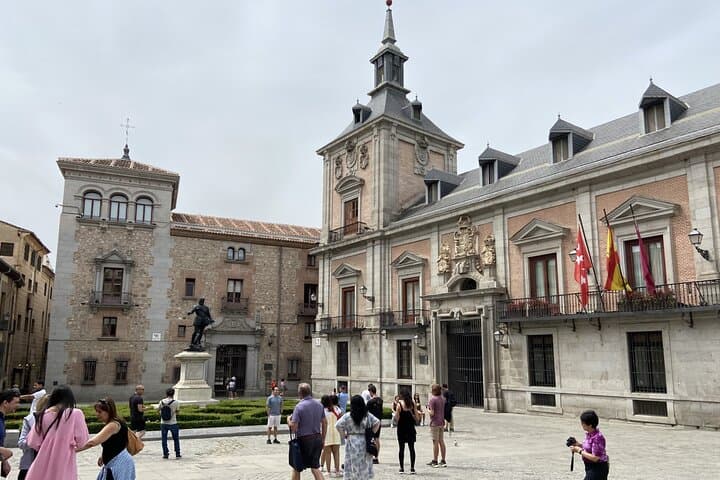 Self-Guided Tour of Old Madrid for Kids and Families in English