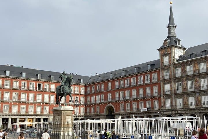 Self-Guided Tour of Old Madrid for Kids and Families in English