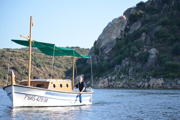 Ornithological Navigation by the International Private Boat Tagus