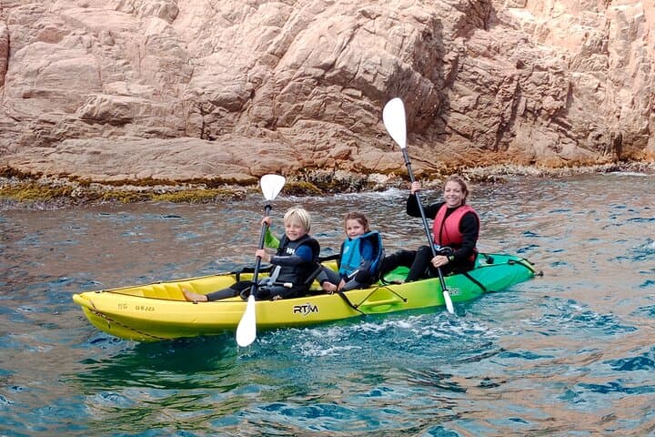 FAMILY KAYAKING