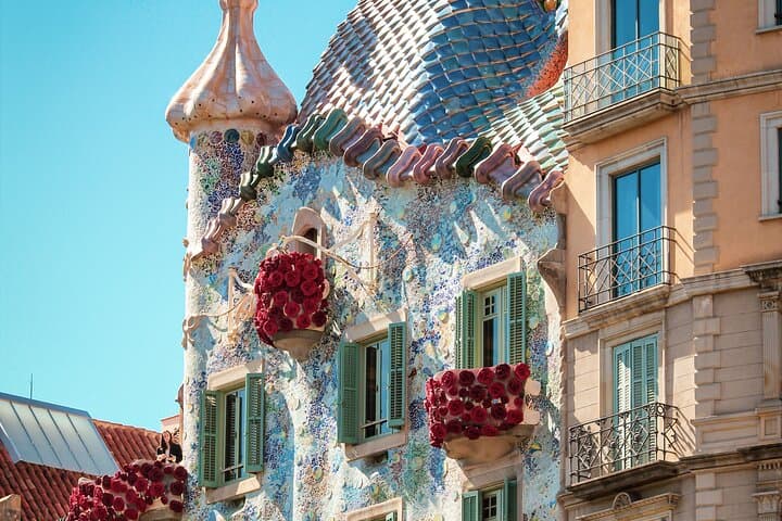 Barcelona Private Car Tour with Hidden Gems and Landmarks